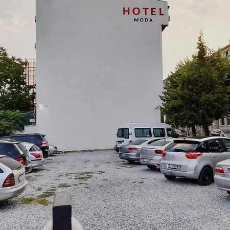 Moda Szálloda *